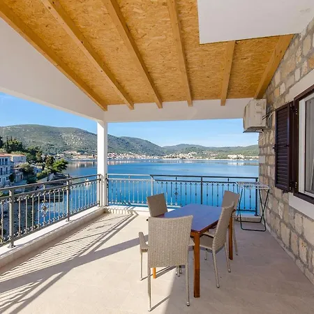 Apartments Ivanka Vis Exterior photo