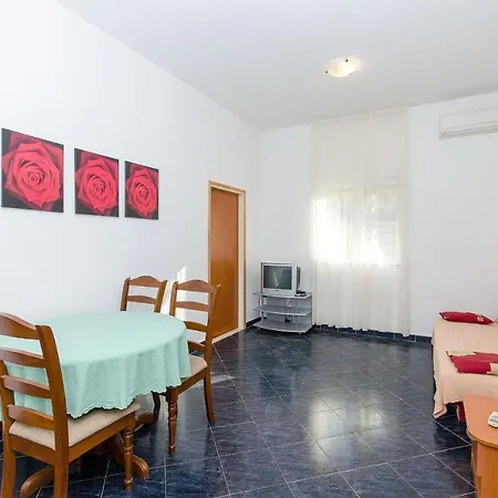 Apartments Ivanka Vis Exterior photo